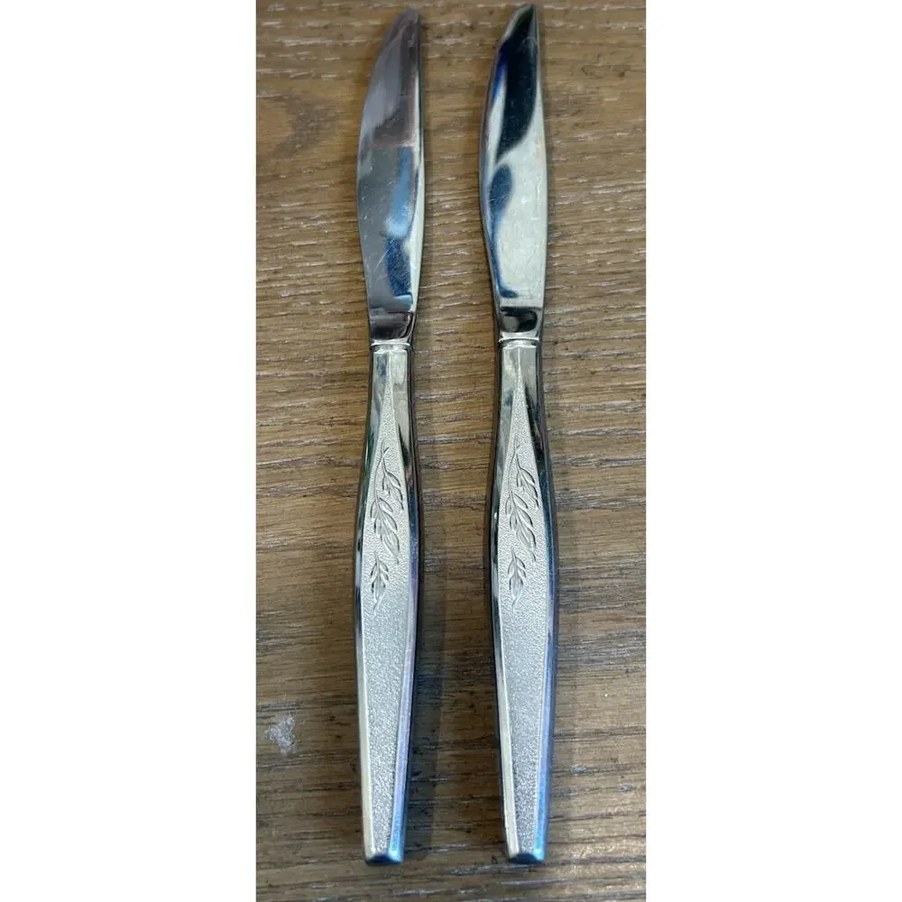 Vtg Lot of 2 Dinner Knives Oneida Woodmere Wheat Community 9” Stainless MCM